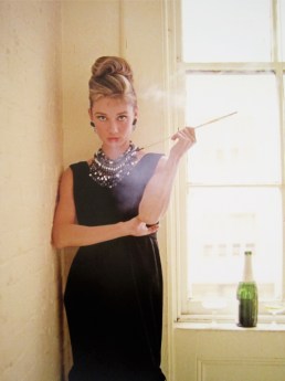 audrey_hepburn_breathing_out_cigarette_smoke_breakfast_at_tiffany's_1961