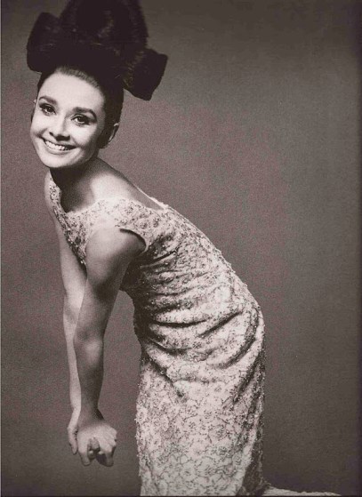 audrey_hepburn_in_oriental_get-up