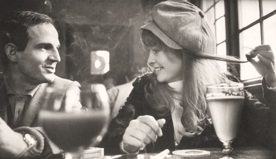 julie_christie_in_cap_with_francois_truffaut