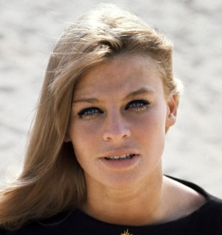 julie_christie_looking_into_camera