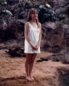 jacki_piper_carry_on_up_the_jungle_legs_and_feet