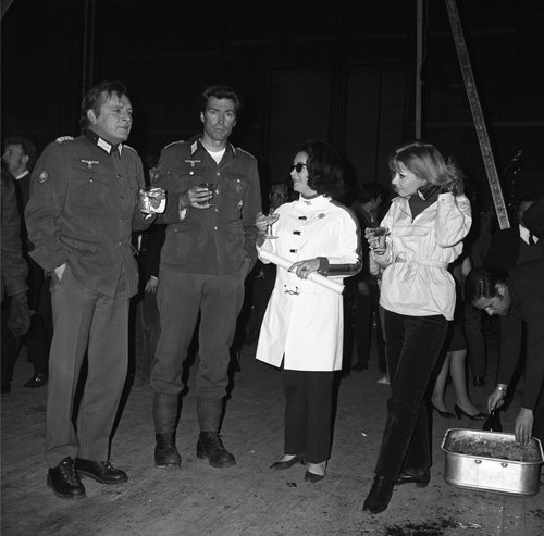 richard_burton_clint_eastwood_elizabeth_taylor_ingrid_pitt_where_eagles_dare