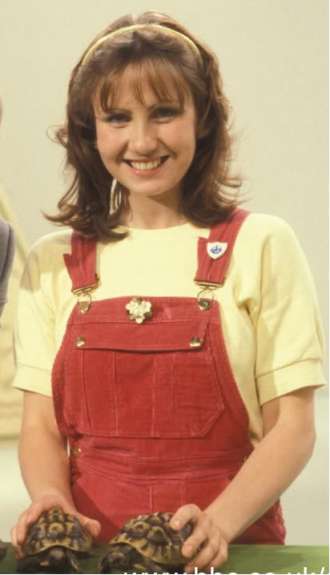 sarah_greene_blue_peter_dungarees