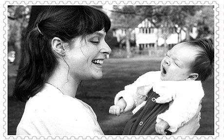 janet_ellis_with_sophie_ellis-bextor_as_baby