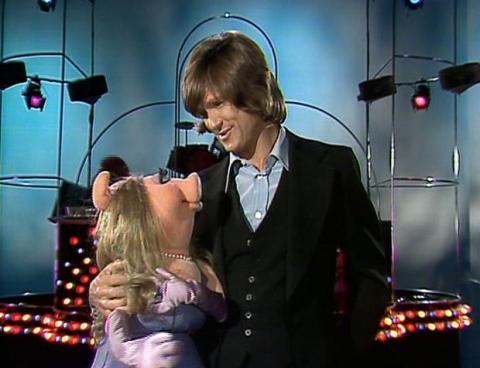 miss_piggy_and_kris_kristofferson