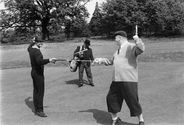 goldfinger_sean_connery_and_gert_frobe_duelling