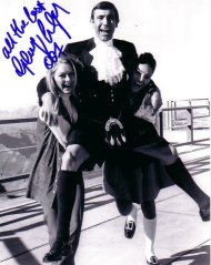on_her_majesty's_secret_service_george_lazenby_and_girls_larking_about
