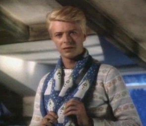 david_bowie_in_the_snowman_2