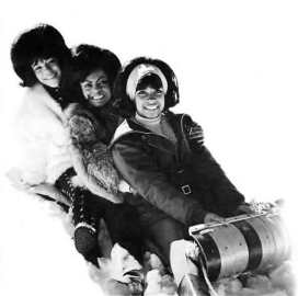 diana_ross_and_the_supremes_on_a_sleigh