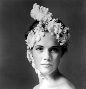julie_andrews_feather_hat