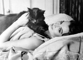 capucine_and_her_pussy