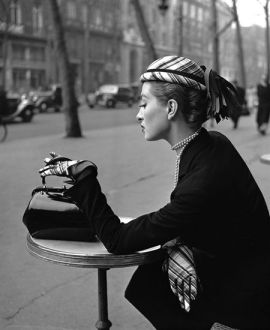 capucine_in_patterned_gloves_and_hat