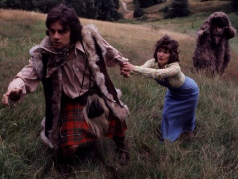 doctor_who_frazer_hines_and_deborah_watling_pursued_by_a_yeti