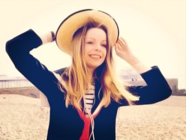 lalla-Ward_on_brighton_beach_2
