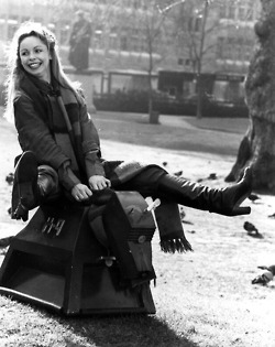 lalla_ward_messing_about_with_k-9_and_a_real_dog