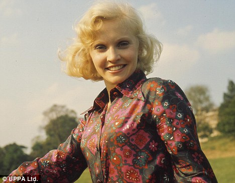 sandra_dickinson_psychedelic_top