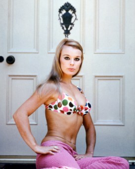elke_sommer_in_polka_dot_bikini