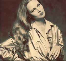 michelle_phillips_with_cigarette_in_1980s
