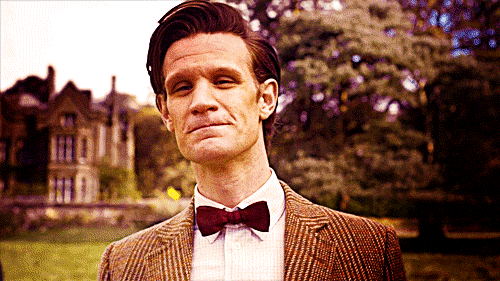 doctor_who_matt_smith_tugs_bowtie