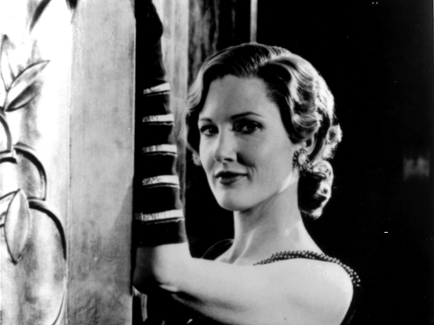 annette_o'toole_sophisticated_in_monochrome