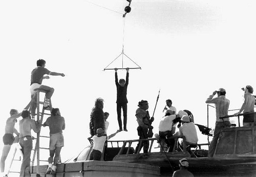 return_of_the_jedi_mark_hamill_left_hanging_during_jabba's_barge_shoot