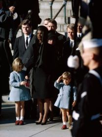 john_f_kennedy_assassination_john_f_kennedy_jr_at_his_father's_funeral_saluting_the_coffin_november_25_1963_(2)