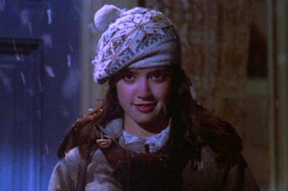 phoebe_cates_gremlins_wearing_woolly_hat