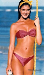 phoebe_cates_modelling_pink_bikini