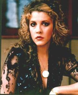 stevie_nicks_in_lacy_black_outfit