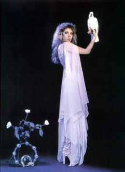 stevie_nicks_with_cockatoo_2