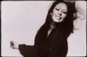 yvonne_elliman_action_pose