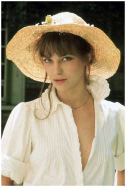 JANE BIRKIN PORTRAIT EXTERIEUR EN 1973