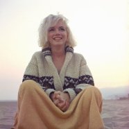 marilyn_monroe_summer_1962_photographed_by_george_barris_on_beach_santa_monica