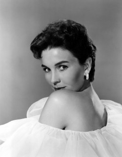 jean_simmons_looking_over_shoulder