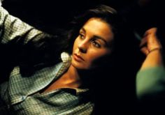 jean_simmons_lying_on_side