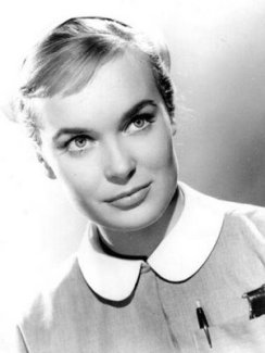 shirley_eaton_carry_on_nurse