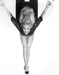 shirley_eaton_legs