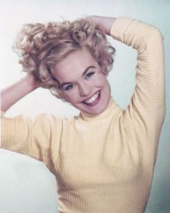 shirley_eaton_russling_hair