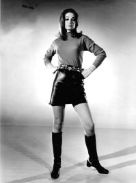 valerie_leon_in_kinky_boots_2