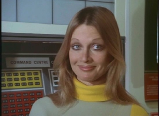 anouska_hempel_smiling_in_ufo