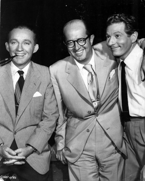 white_christmas_bing_crosby_danny_kaye_and_phil_silvers_visiting_the_set