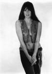 caroline_munro_in_flared_jeans_3