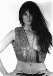 caroline_munro_in_flared_jeans_4