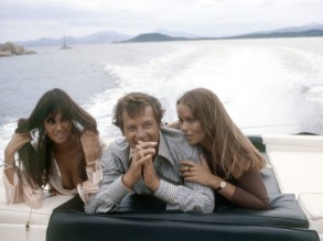 caroline_munro_roger_moore_and_barbara_bach_the_spy_who_loved_me_2