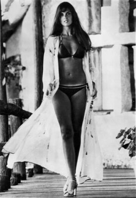 caroline_munro_the_spy_who_loved_me_on_location_3