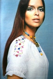 barbara_bach_hippie_look
