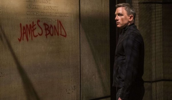 spectre_review_graffiti_in_mi6_hq