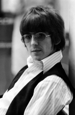 revolver_george_harrison_oblong_sunglasses