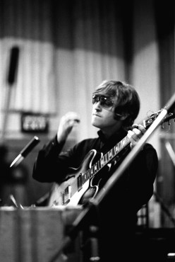 revolver_john_lennon