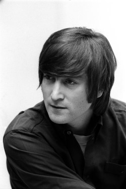 revolver_john_lennon_portrait